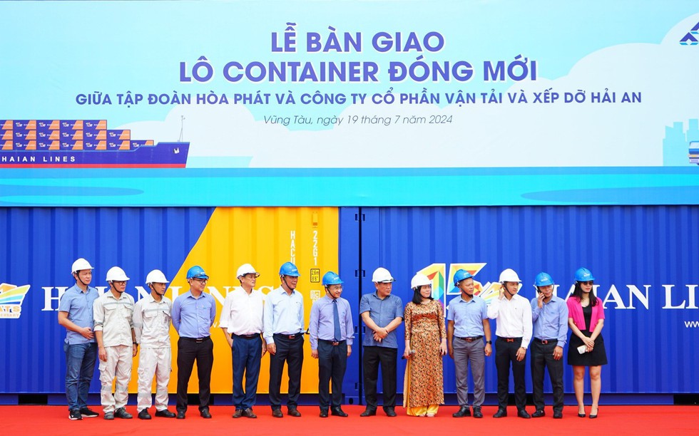 Hải An nhận lô container đóng mới từ Hòa Phát, tăng cường năng lực vận tải