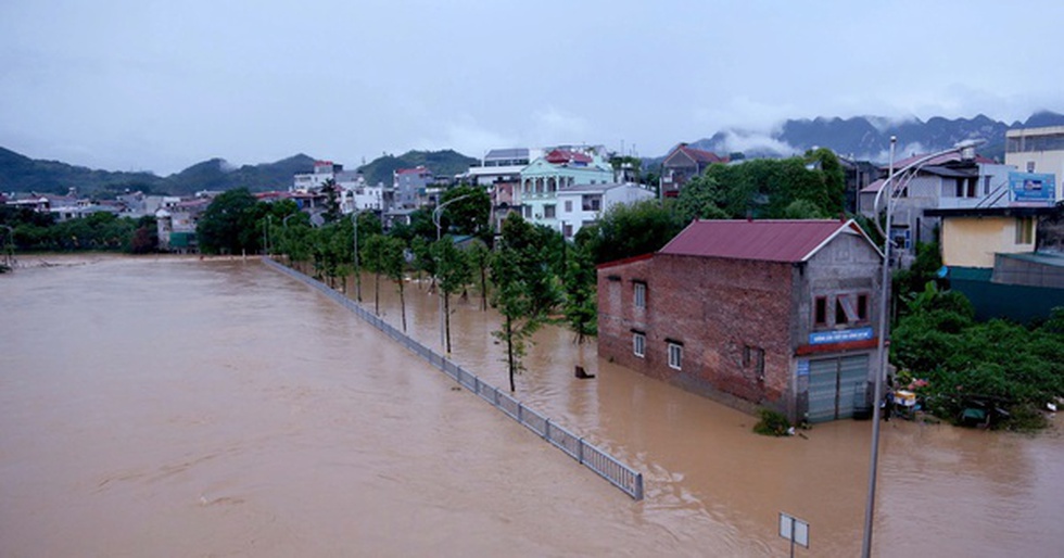 CẬP NHẬT CẢNH BÁO LŨ: Đặc biệt lớn trên sông Thao, lũ khẩn cấp trên sông Lô, sông Cầu, sông Thương và sông Hoàng Long