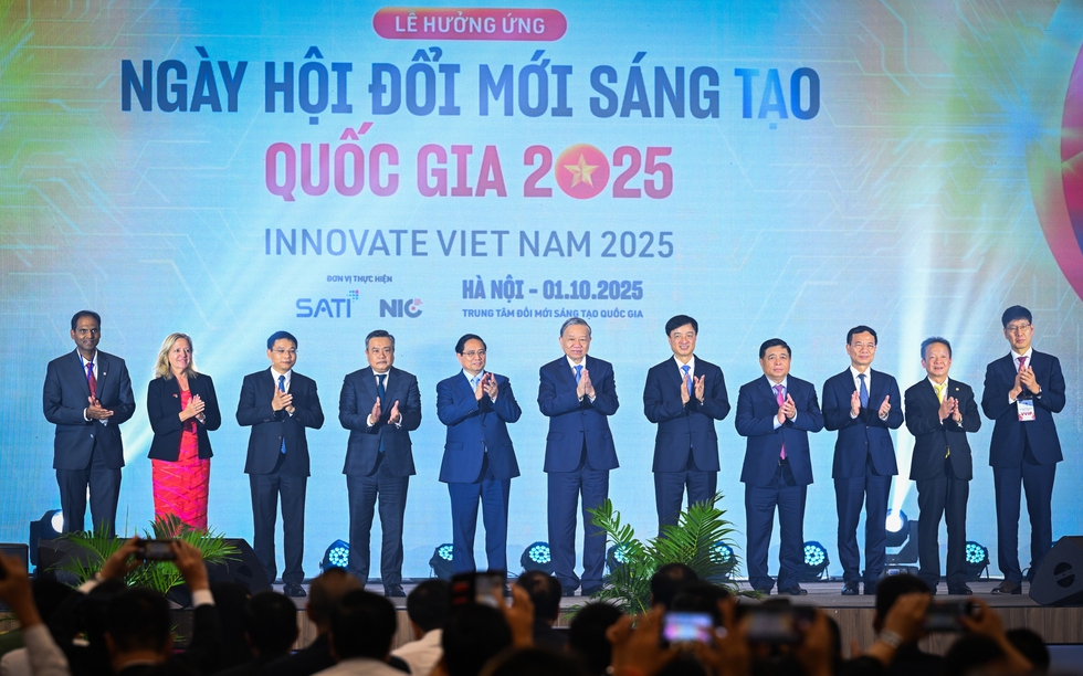 Tiếp tục đẩy mạnh ứng dụng AI, “siêu cảng” Việt Nam SuperPort™ của T&T Group gây ấn tượng mạnh tại VIIE 2025