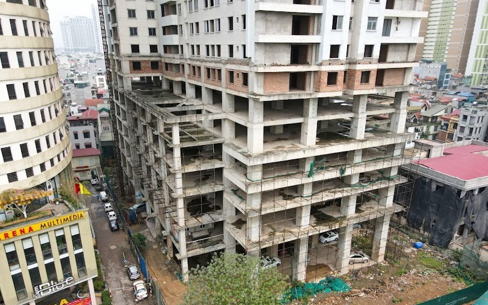 Chung cư cao cấp 39 tầng trên đất vàng Thủ đô: Bỏ hoang sau 16 năm khởi công, khách hàng chờ đợi trong tuyệt vọng