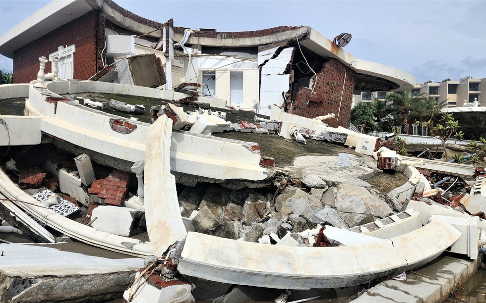 Sau bão số 10, Bộ Xây dựng đề xuất dừng thi công dự án Hoa Tiên Paradise tại Hà Tĩnh