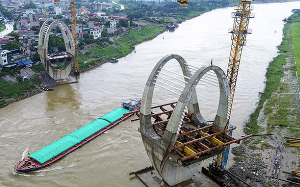 Cây cầu 1.800 tỷ thay thế cây cầu hơn 100 tuổi sẽ bị phá dỡ ở Hà Nội dần thành hình, mục tiêu thông xe trong năm sau