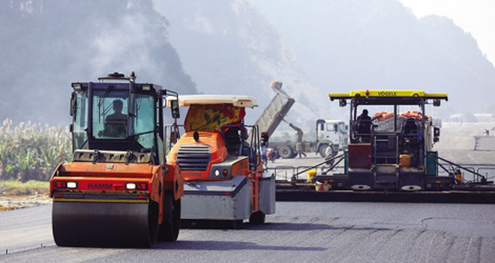 “Kích” đầu tư công để thúc tăng trưởng