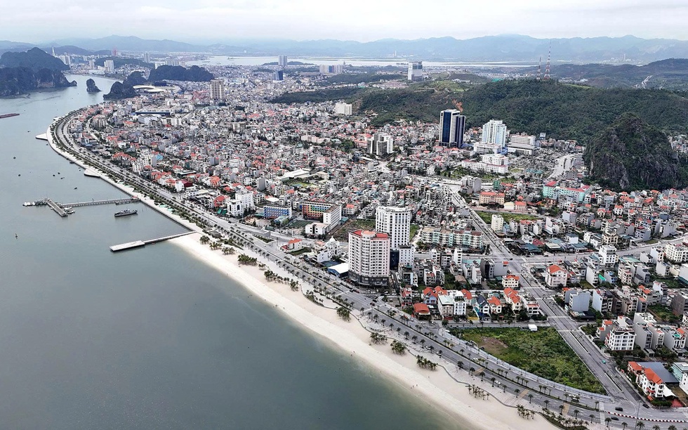 Quảng Ninh: Hơn 1.000 cán bộ nghỉ việc sau sắp xếp