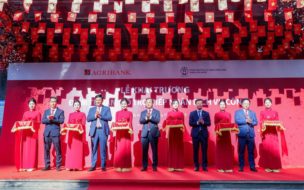 Agribank và Trung tâm Phục vụ Hành chính công TP Hà Nội hợp tác triển khai mô hình hỗ trợ người dân thực hiện dịch vụ công tại điểm giao dịch của ngân hàng