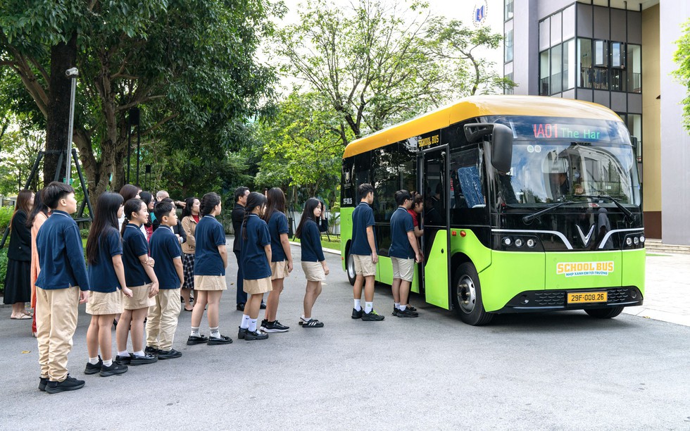 Ra mắt dịch vụ "Xe điện học đường chuyên biệt" đầu tiên tại Việt Nam