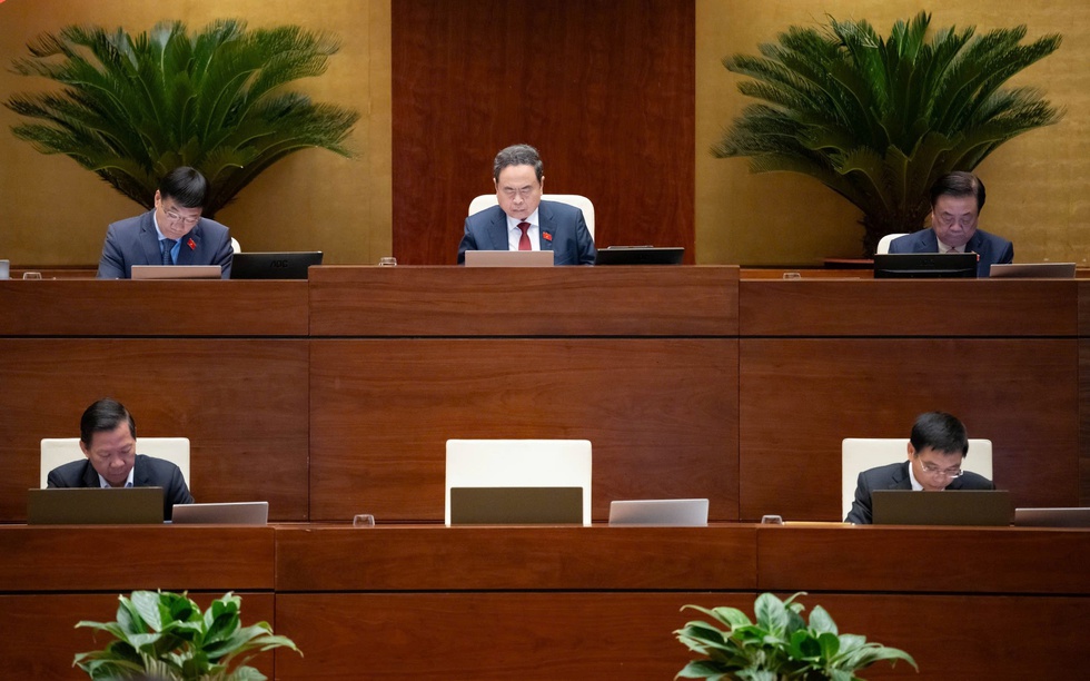 "Không để vay thì dễ, chi thì thoải mái nhưng trả nợ lại trông chờ vào ngân sách"