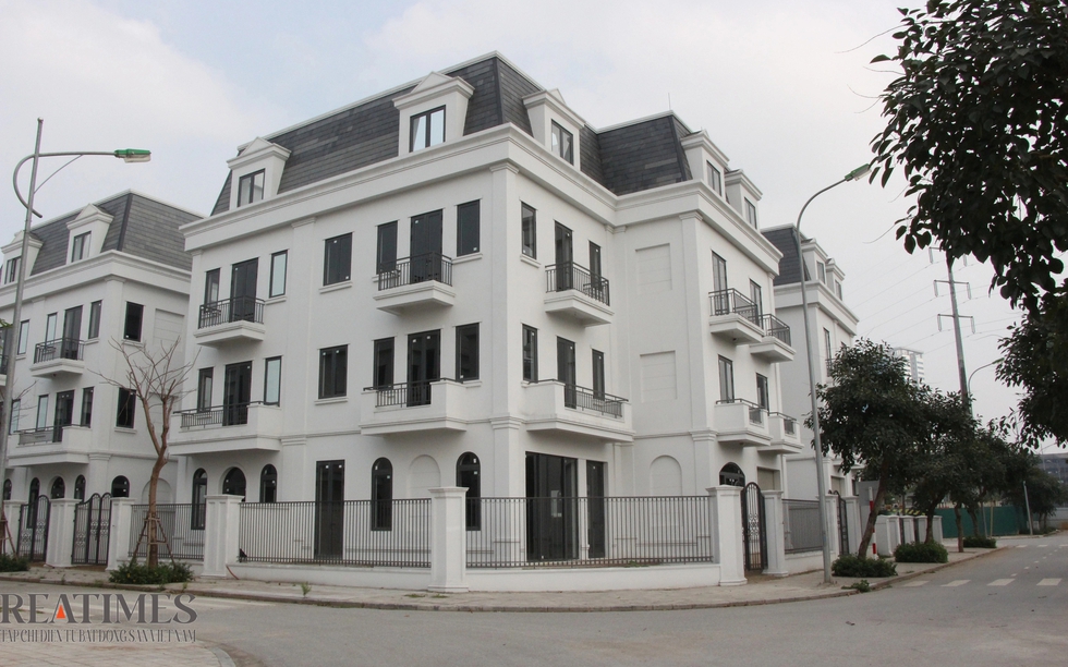 Bỏ hoang nhiều, vì đâu biệt thự vẫn "đội giá" hàng trăm triệu?