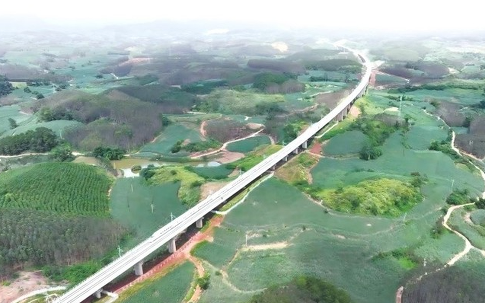 Sắp thông xe tuyến đường sắt cao tốc kết nối trực tiếp với Trung Quốc