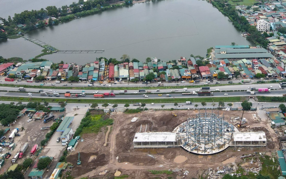 Bến xe khách thứ 7 hiện đại nhất Hà Nội sau 6 tháng khởi công: Dần lộ diện, sẽ đi vào hoạt động vào năm sau