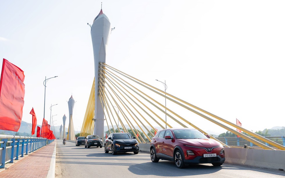 “Món hời” phân khúc B-SUV: VinFast VF 6 chinh phục cả chuyên gia quốc tế