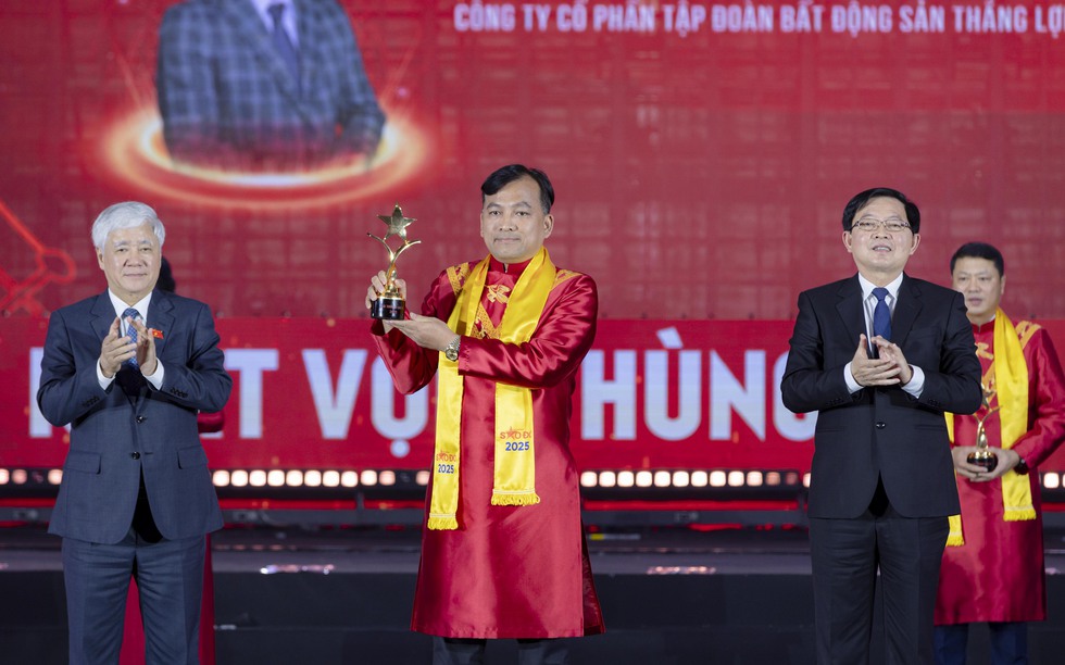 Nhà sáng lập, Chủ tịch HĐQT Thắng Lợi Group - Dương Long Thành được vinh danh Top 10 Doanh nhân trẻ Sao Đỏ 2025