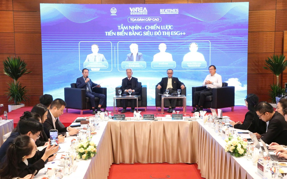 Hội thảo "Tiến biển bằng siêu đô thị ESG++: Chiến lược đầu tư bền vững"