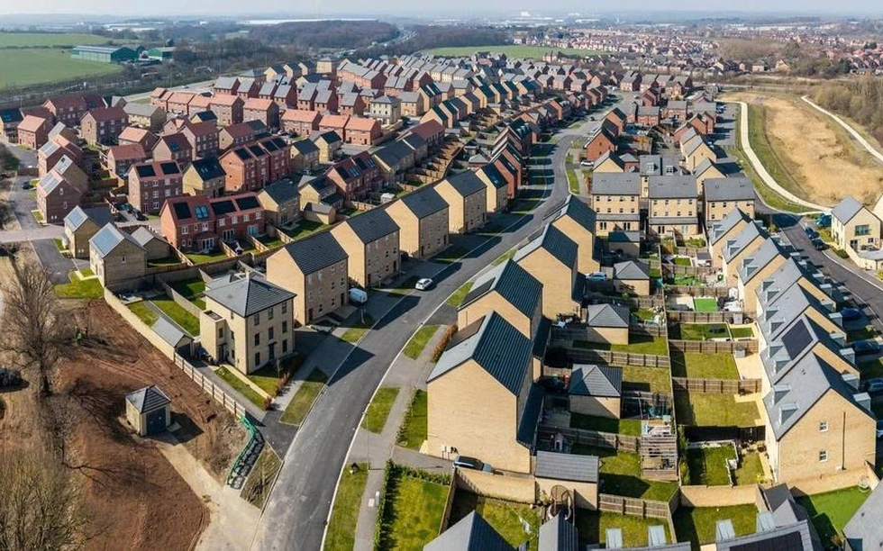 Thu hẹp khoảng cách phát triển vùng: Một kinh nghiệm quốc tế về vai trò của đầu tư công và chính sách nhà ở