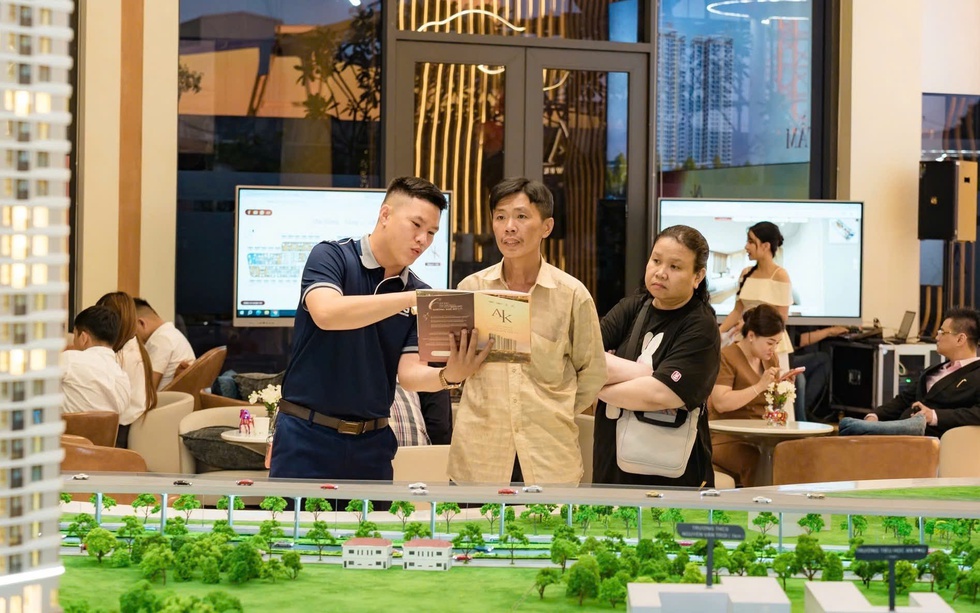 Sở Xây dựng TP.HCM ngăn huy động vốn trái phép, các dự án đủ điều kiện pháp lý hút người mua