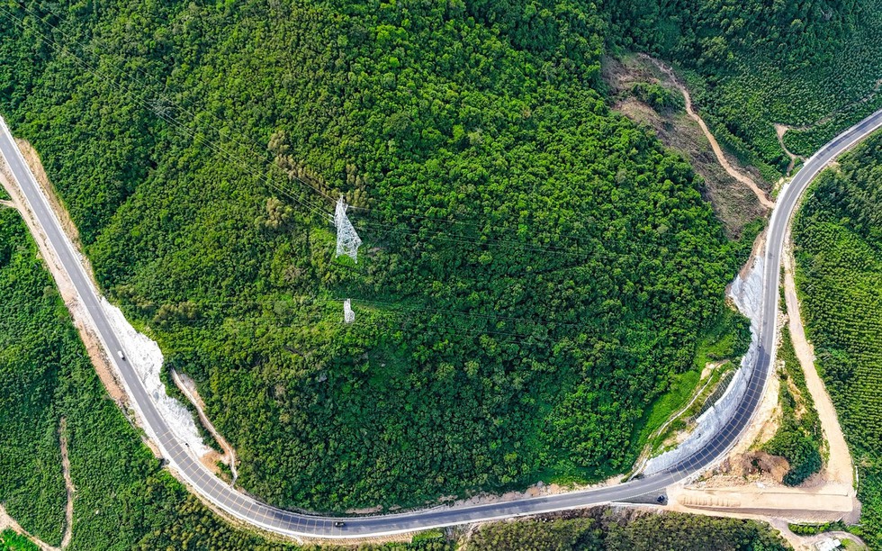 Tuyến cao tốc dài 125km băng qua 2 con đèo hiểm trở chạy dọc tỉnh lớn thứ 2 Việt Nam sẽ được chia thành 8 gói thầu xây lắp