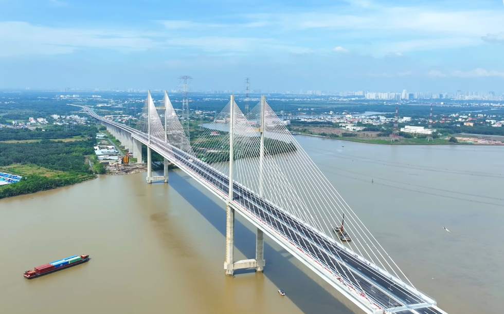 Chính thức khánh thành cây cầu dây văng có tĩnh không cao nhất Việt Nam