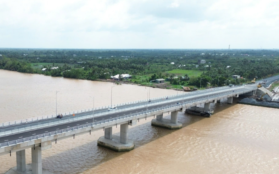 Thông xe cầu vượt sông 4.000 tỷ xóa bỏ toàn bộ các bến phà lâu đời, nối thông 2 tỉnh thành miền Tây