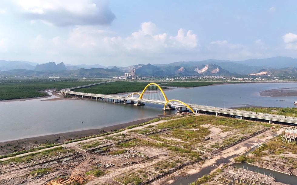 Tỉnh sắp lên TP trực thuộc Trung ương sẽ xây Trung tâm hành chính mới, tọa lạc tại vùng vịnh liên thông với Di sản thiên nhiên thế giới