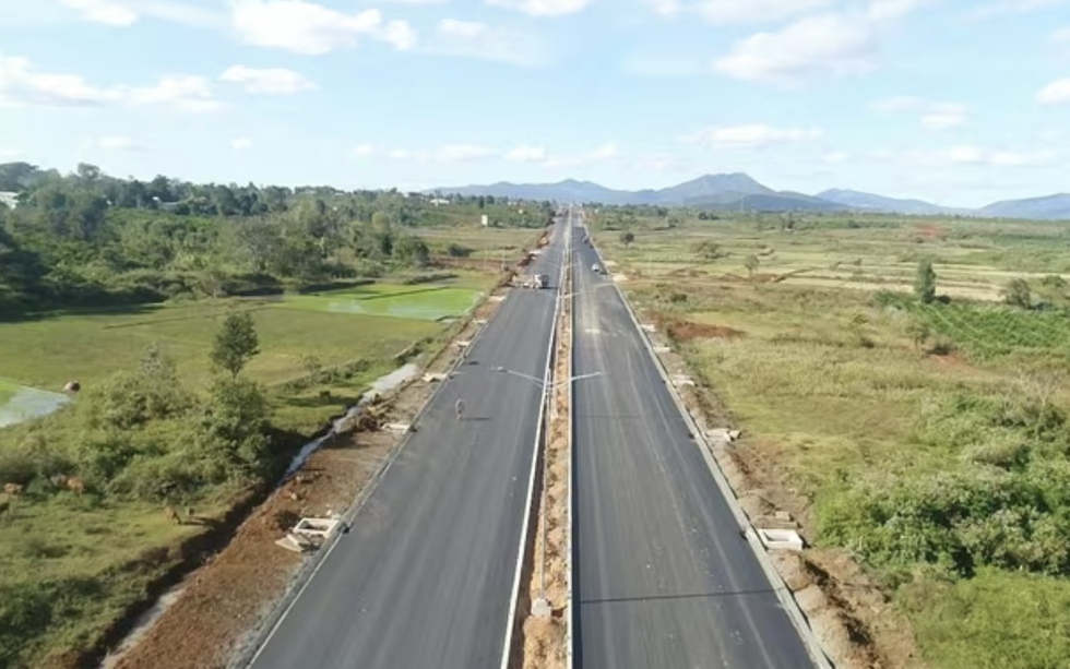 Sắp thông xe trục đường hành lang 1.200 tỷ nối tuyến quốc lộ xây cách đây 100 năm với đường Hồ Chí Minh