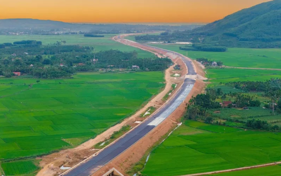 Sắp thông xe cao tốc 20.400 tỷ, giảm tải gánh nặng cho tuyến quốc lộ dài nhất Việt Nam