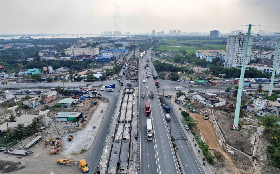 Nút giao phức hợp lớn nhất phía Đông TP. HCM tăng tốc về đích