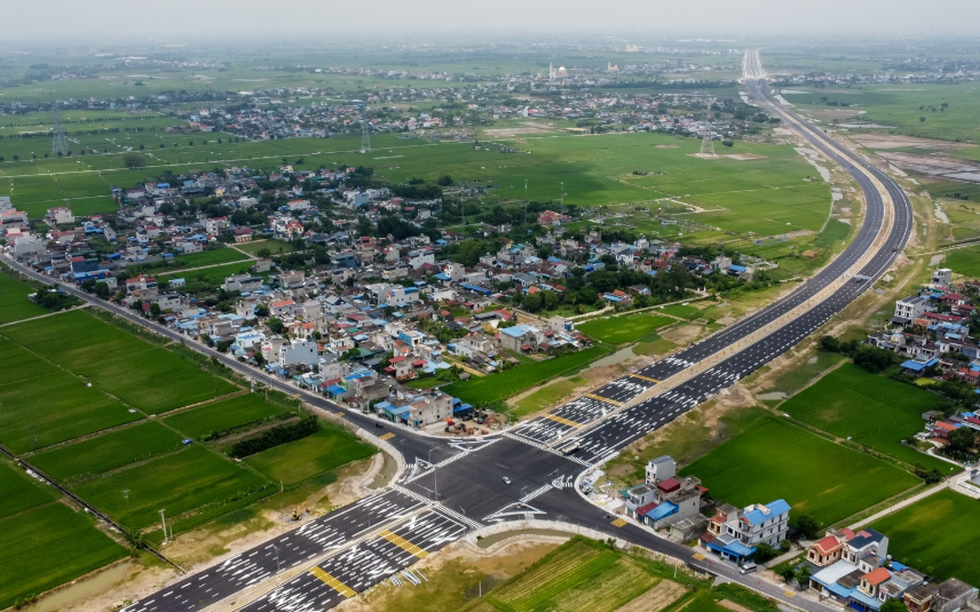 Sắp khánh thành tuyến đường ven biển 6.400 tỷ, rút ngắn thời gian di chuyển Nam Định - Lạc Quần chỉ còn 25 phút
