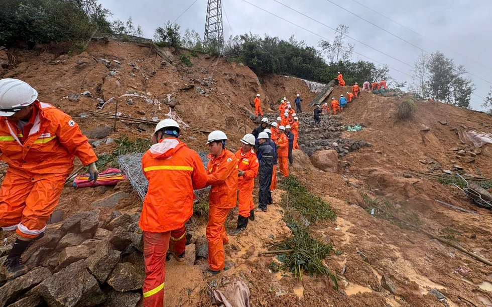 Đảm bảo vận hành an toàn, ổn định hệ thống truyền tải điện trước mưa lũ miền Trung, Tây Nguyên thời gian qua
