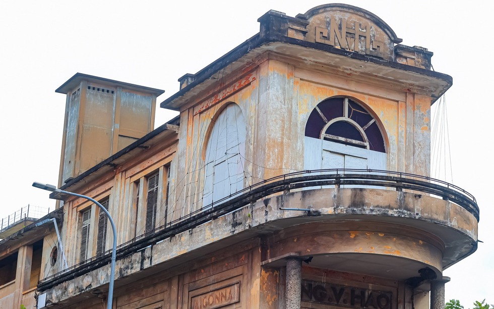 Biệt thự cổ gần 100 tuổi với 4 mặt tiền của đại gia ô tô Sài Gòn từng là đại diện của Michelin tại Việt Nam