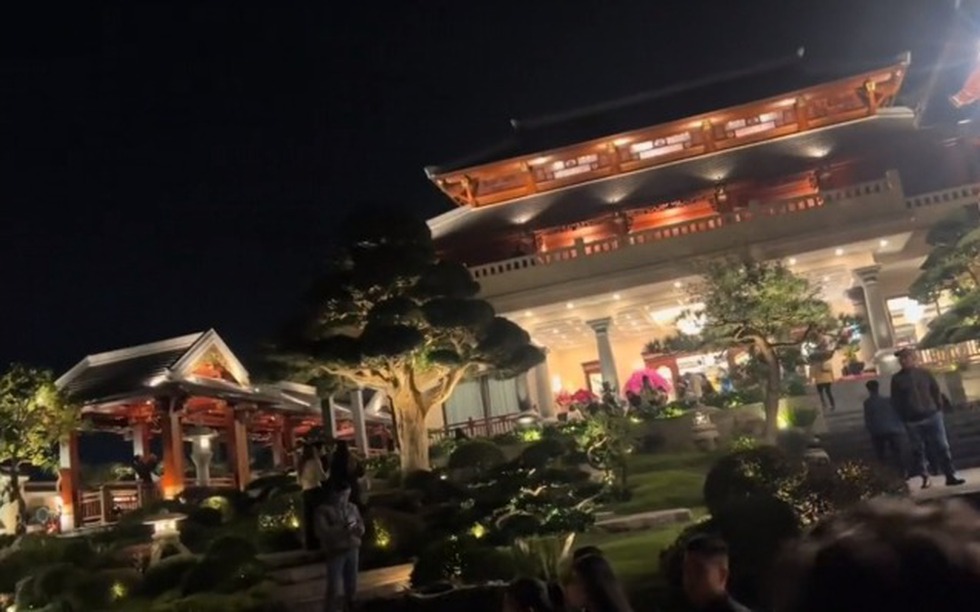 Biệt phủ của trưởng thôn trẻ giàu nhất Việt Nam, mang phong cách Nhật Bản rộng hàng nghìn m2 giữa làng quê