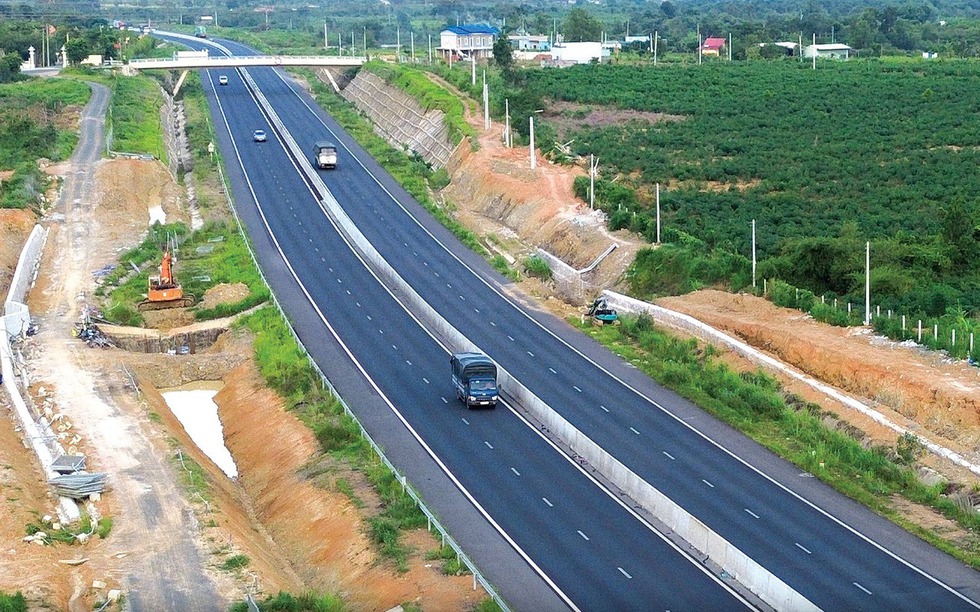 Đề xuất mở rộng tuyến cao tốc dài, hiện đại nhất Việt Nam lên 6 làn xe