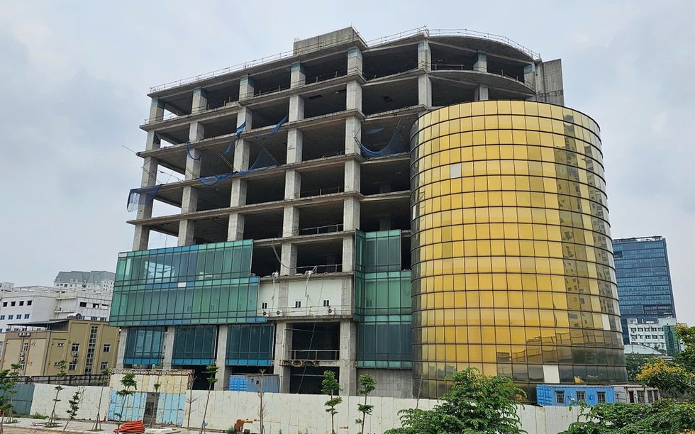 Tòa tháp 220 triệu USD ‘đắp chiếu’ gần 15 năm trên đất vàng Thủ đô: Từng lập kỷ lục và rao bán với mức giá ‘trên trời’