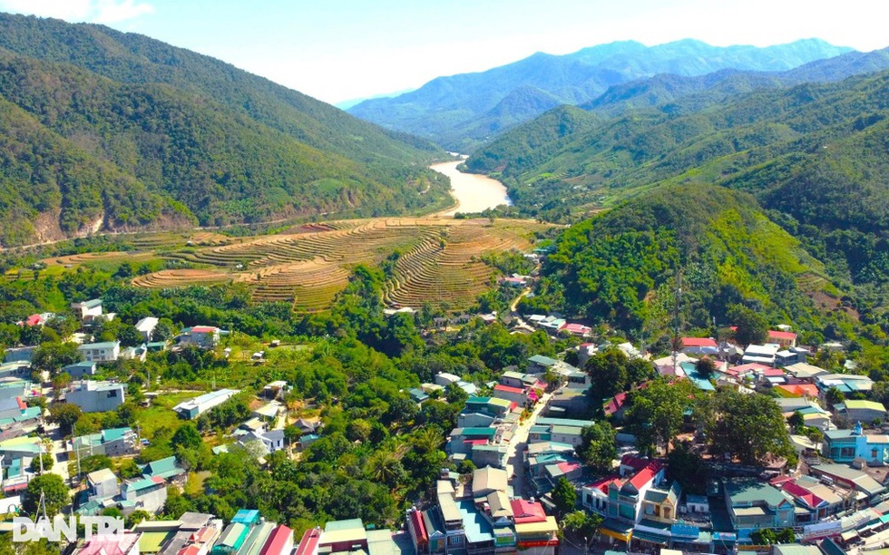 Huyện biên giới giáp Lào tại tỉnh đông dân nhất Việt Nam sẽ không sáp nhập xã nào
