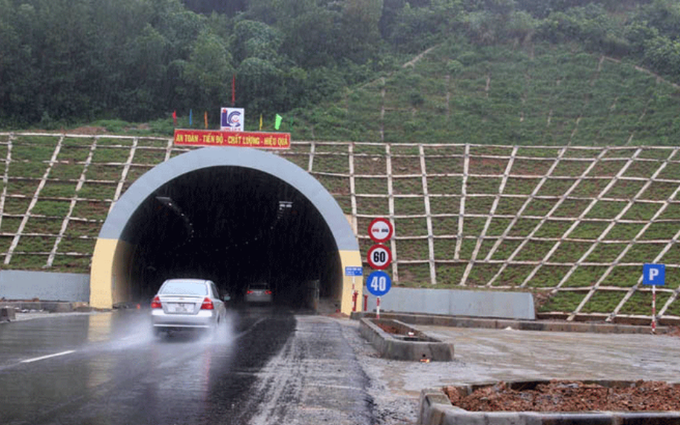 Hầm xuyên núi 1.700 tỷ cách hầm dài nhất Đông Nam Á 3km, phá thế cổ chai Quốc lộ 1, rút ngắn kết nối từ 1 giờ còn 10 phút