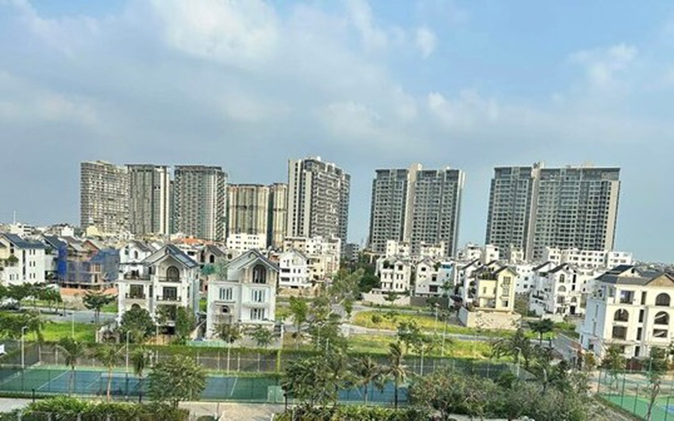 Hàng cao cấp ế ẩm, thị trường bất động sản TP.HCM trầm lắng