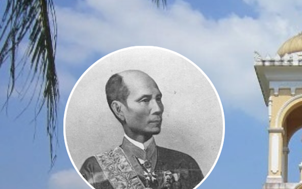 Ngôi mộ chôn đứng tồn tại hơn trăm năm giữa lòng miền Tây mang theo lời trăng trối cao ngạo của tổng đốc nổi tiếng bạo tàn: Kiến trúc lạ kỳ được bao quanh bởi 12 trụ đá