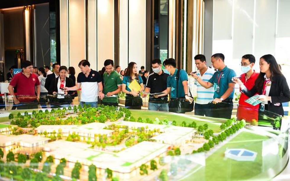 Thị trường bất động sản sôi động, các sàn giao dịch đẩy mạnh tuyển quân