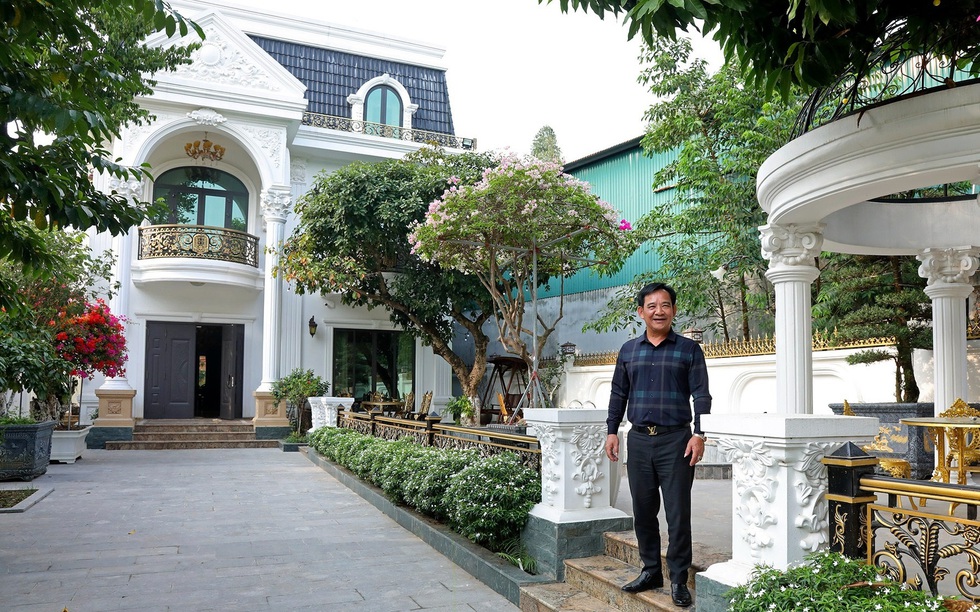 ‘Ông hoàng hài Tết’ sở hữu biệt thự bạc tỷ: Quy mô 1.000m2, kiến trúc cổ điển châu Âu