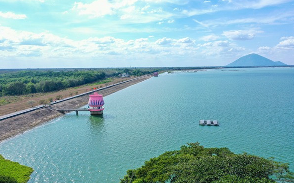 Việt Nam sắp có 2 khu du lịch sinh thái quy mô gần 700ha, đều tọa lạc ngay gần hồ nhân tạo lớn gấp 2.000 lần hồ Gươm