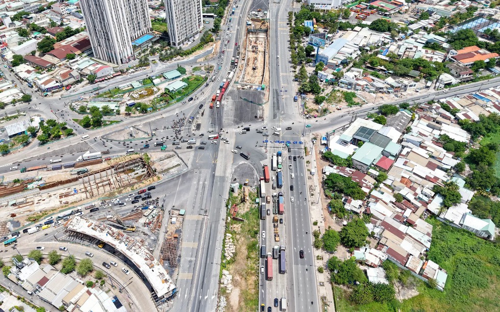 Nút giao lớn nhất TP. HCM thi công cầm chừng, dự kiến 6 tháng nữa phải hoàn thiện