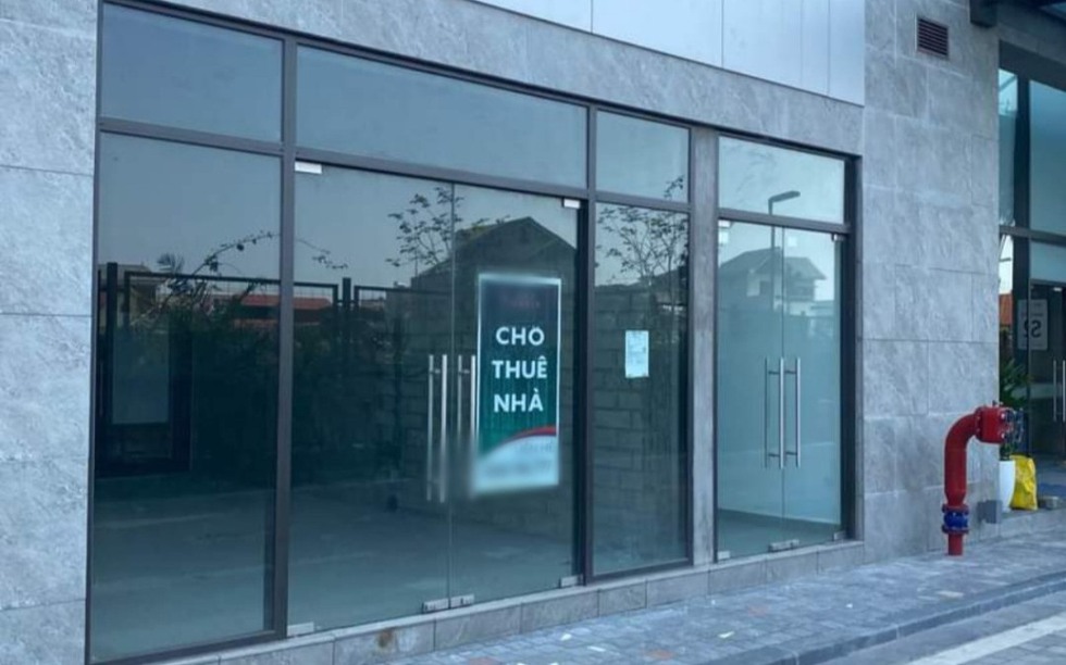Shophouse chân đế nhiều tòa chung cư ế ẩm