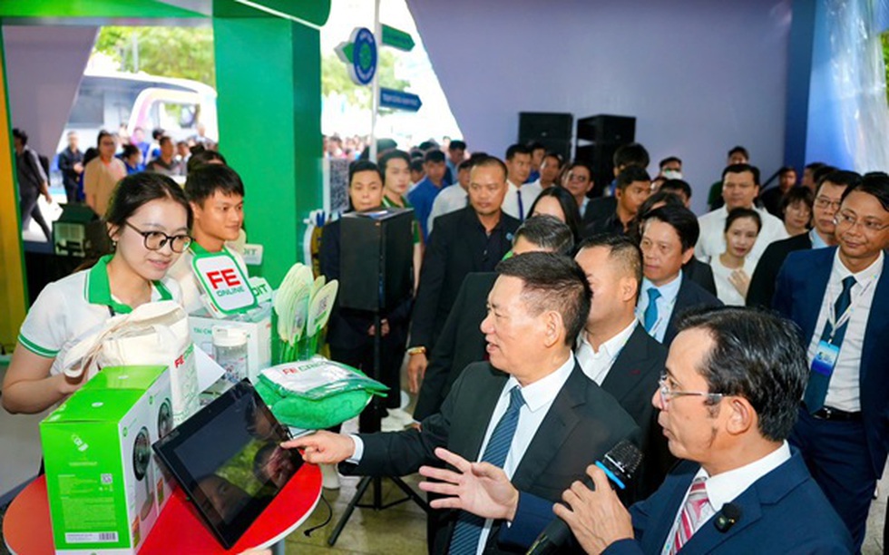 FE CREDIT chinh phục gen Z với ứng dụng tài chính đa nhiệm FE ONLINE 2.0