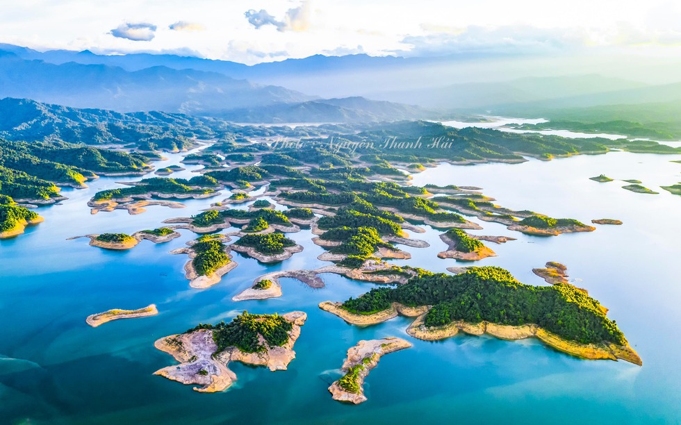 Bộ Nông nghiệp và Môi trường nói gì về phát triển du lịch lòng hồ Ngàn Trươi?