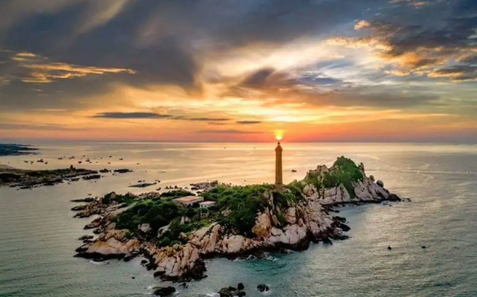 Ngọn hải đăng 65m cao nhất Việt Nam chính thức được xếp hạng di tích lịch sử cấp tỉnh
