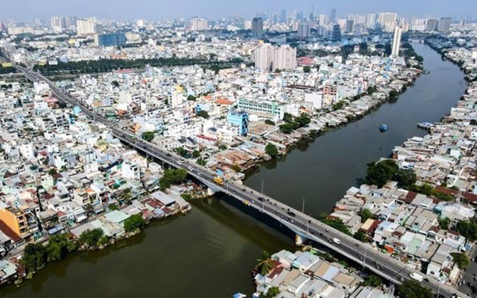 TP. HCM chuẩn bị di dời gần 15.000 căn nhà của 10 phường, 'lột xác' 8 tuyến kênh ô nhiễm giữa lòng đô thị