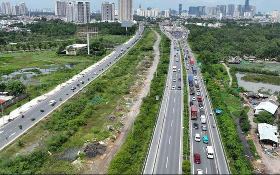 Từ nay, cấm xe máy đi vào đường dẫn cao tốc có lưu lượng lớn nhất Việt Nam