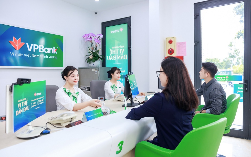 100 triệu gửi ngân hàng VPBank lãi suất bao nhiêu năm 2025?
