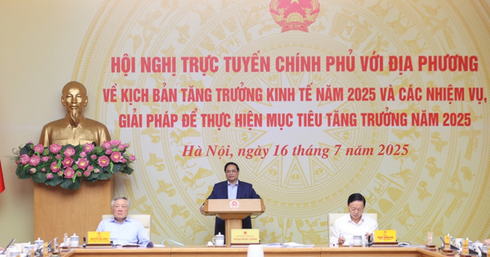 Thủ tướng: Phấn đấu tăng trưởng kinh tế năm 2025 từ 8,3 - 8,5%