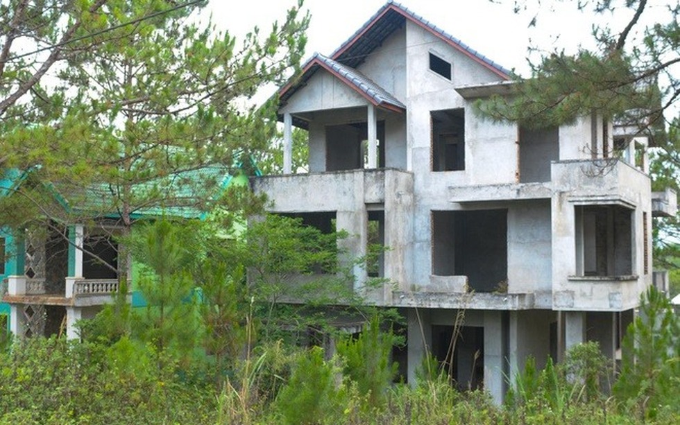 ‘Đà Lạt thứ 2’ của Tây Nguyên la liệt biệt thự bỏ hoang: Nhiều lô đất đã được phép giao dịch