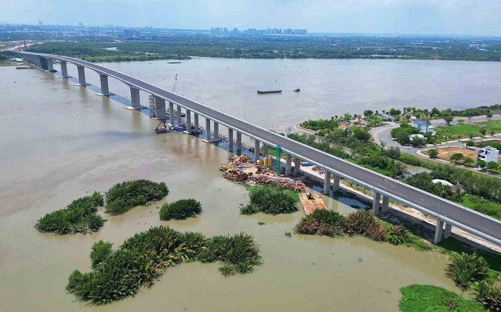 Cầu lớn nhất tuyến vành đai chiến lược của Nam Bộ đối diện khó khăn rất lớn